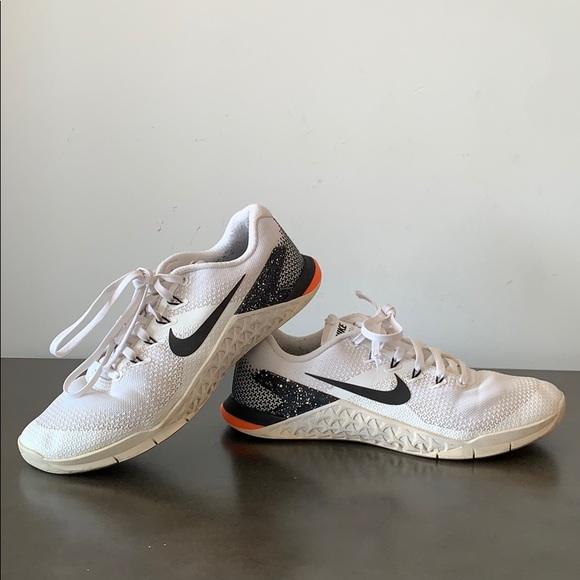 women's nike metcon 4